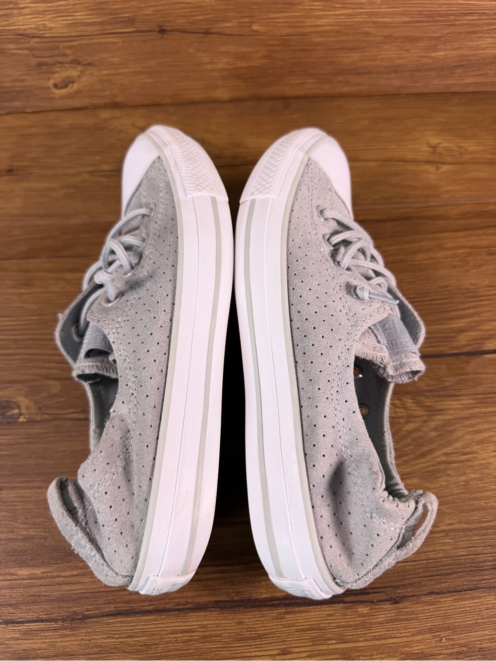 CONVERSE ‘Shoreline’ Suede Perforated Sneakers Women’s Size 8 Shoes - Picture 3 of 10